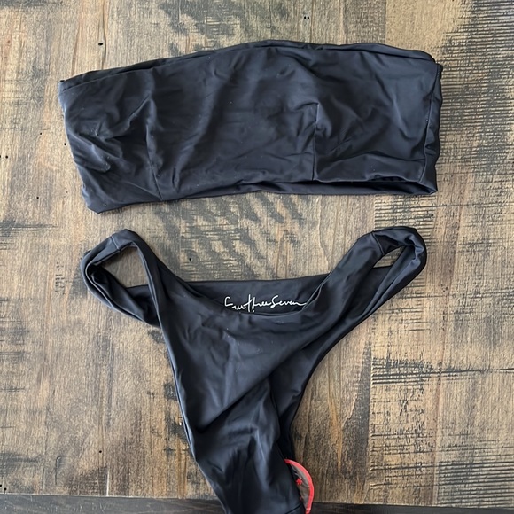 437 swimsuit - Picture 5 of 8